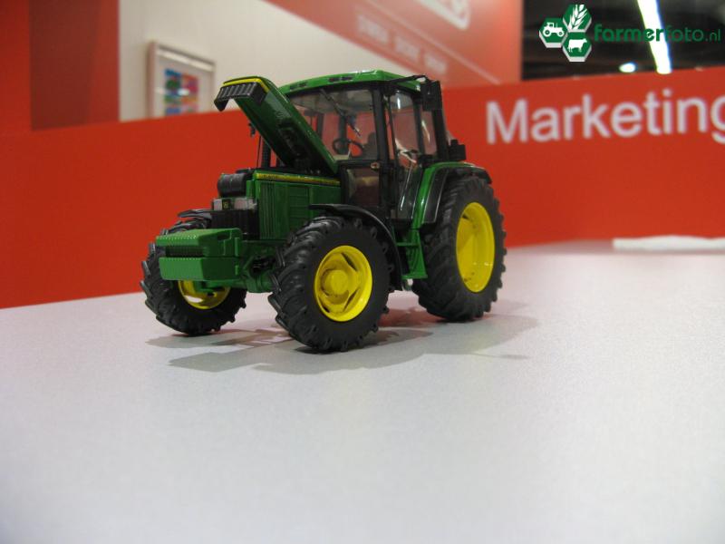 JD6400 Schuco